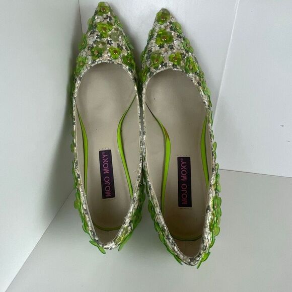 Mojo Moxy Floral Embroidered Fabric and Appliqué Heels 7 - Picture 9 of 11